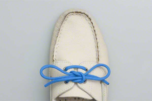 shoelaceR10.jpg