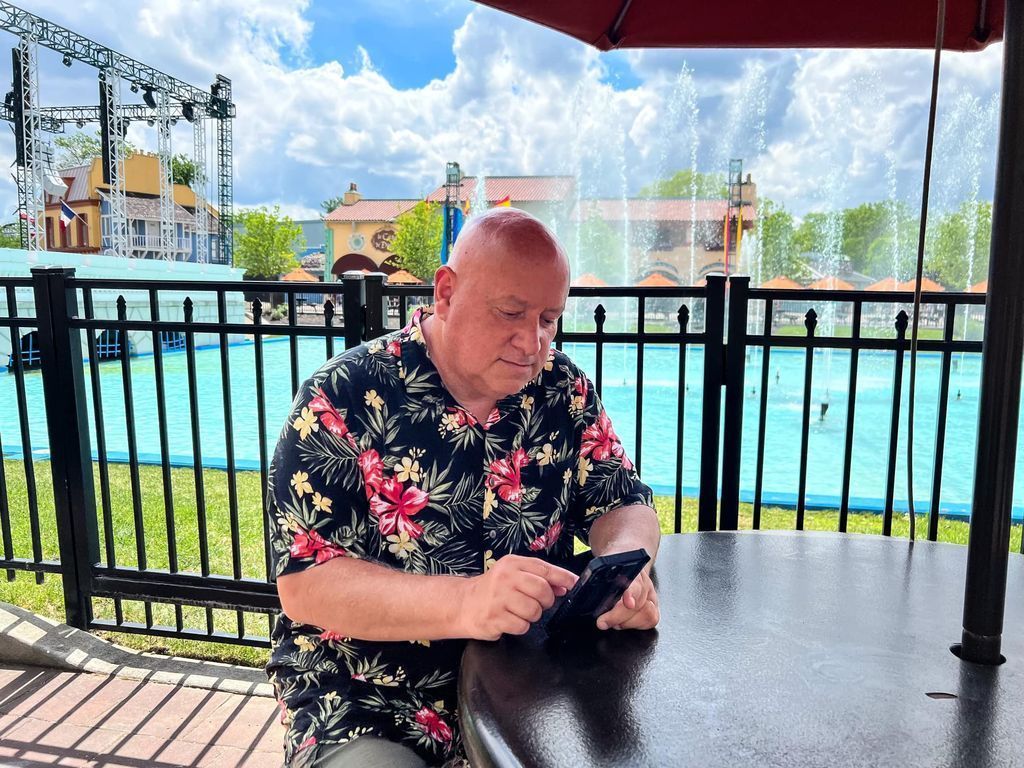 No photo description available.