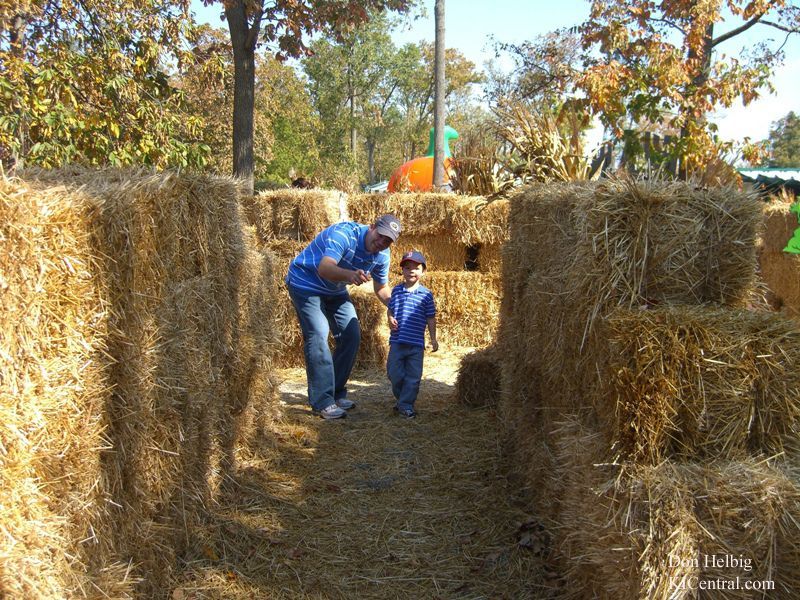 HayBale_Maze_1.JPG