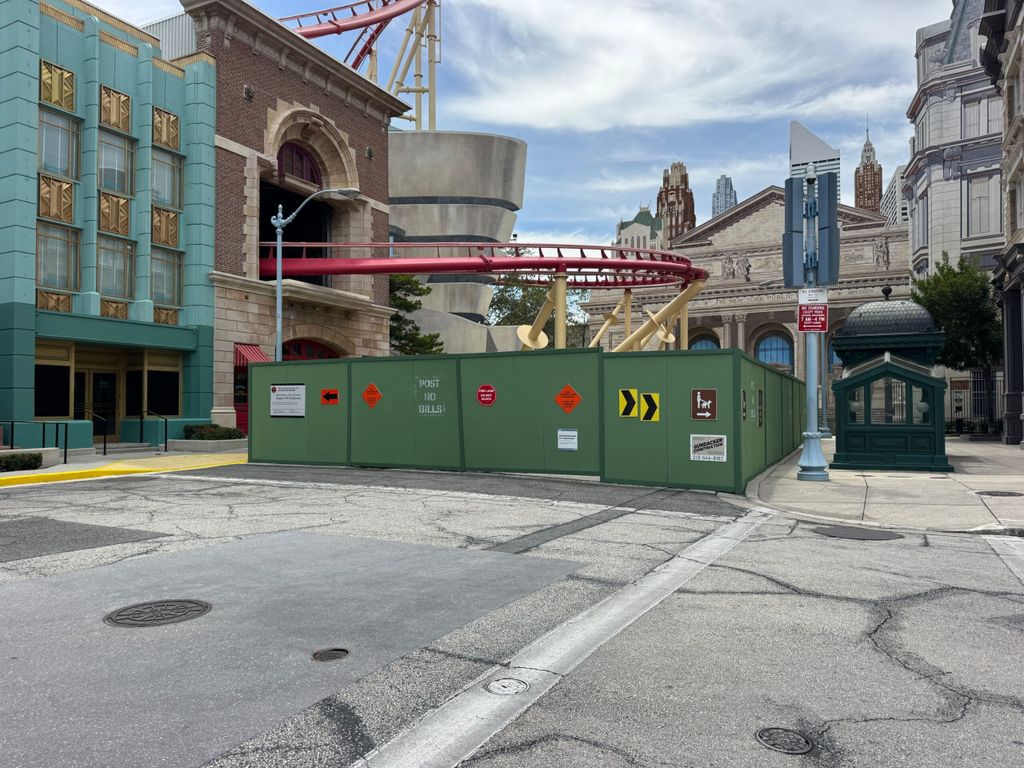 Signage on Hollywood Rip Ride Rockit Construction Walls Add ...